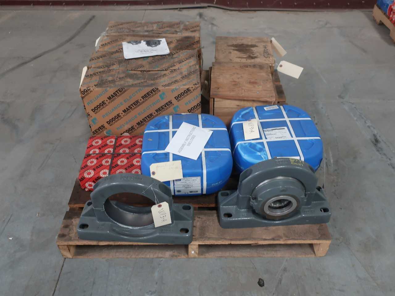 1 PALLET OF ASSORTED BEARINGS - BEARINGS