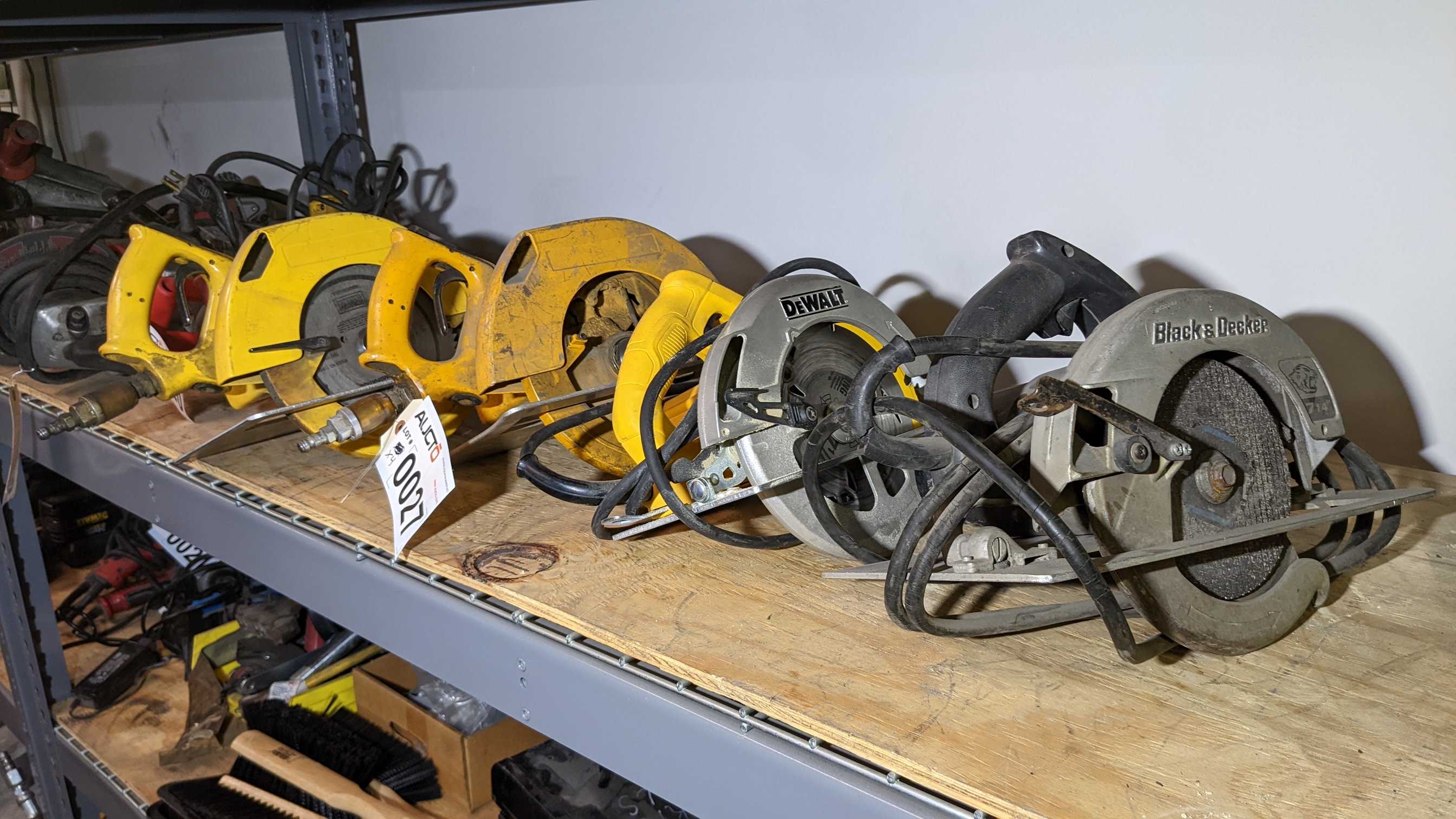 LOT OF 4 CIRCULAR SAWS - ELECTRIC POWER TOOLS LOT OF 4 CIRCULAR SAWS - ELECTRIC POWER TOOLS