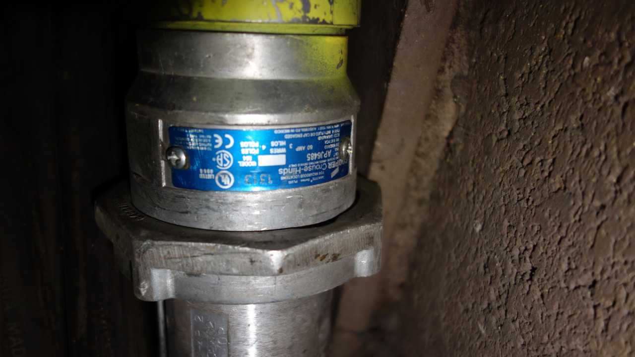 CONTENTS OF WALL SECTION, ASSORTED CABLES - ELECTRICAL COMPONENTS