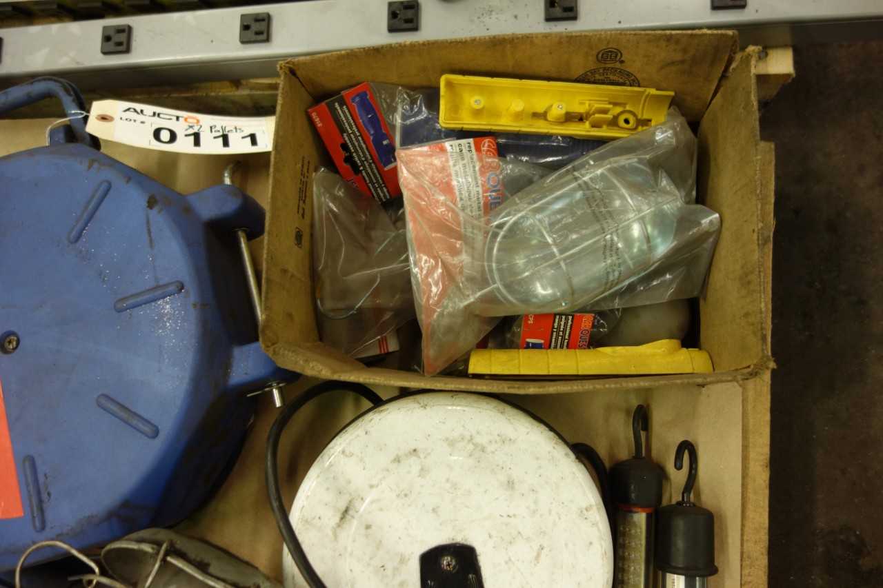 2 PALLETS OF ASSORTED ELECTRICAL LIGHTING - ELECTRICAL COMPONENTS