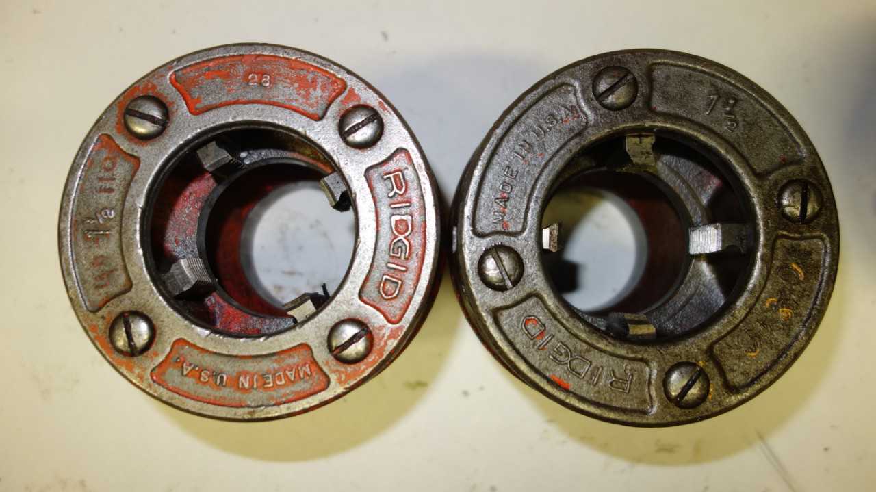 LOT OF 2 RIDGID 1-1/2 IN DIE HEADS - ELECTRIC POWER TOOLS