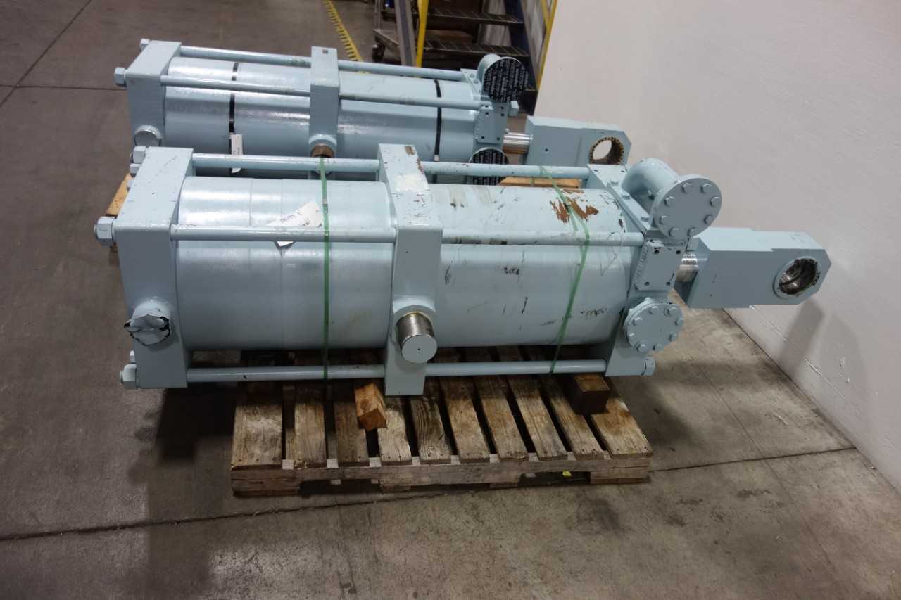LOT OF 2 HYDRAULIC CYLINDERS - HYDRAULIC CYLINDERS