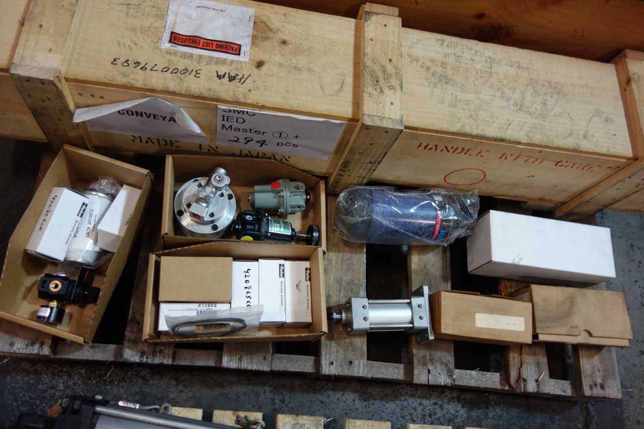 2 PALLETS OF ASSORTED PNEUMATIC VALVES, CYLINDERS, REGULATORS- SMC, PARKER, BELOIT - VALVES