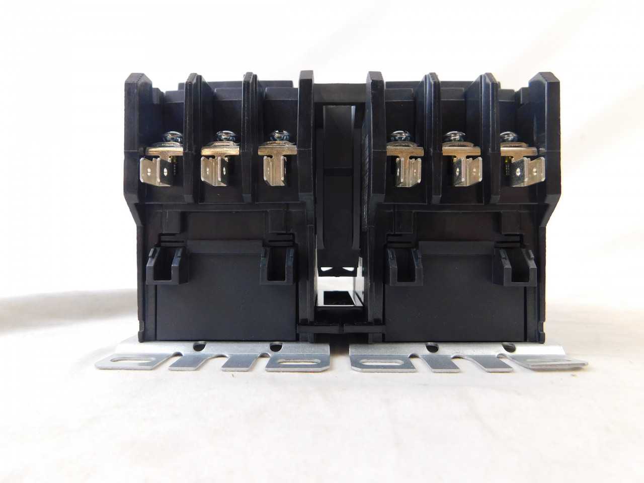 Quantity of 10 New Surplus Eaton C65DND325C Definite Purpose Contactor Reversing 3P 25 480V - CONTACTORS