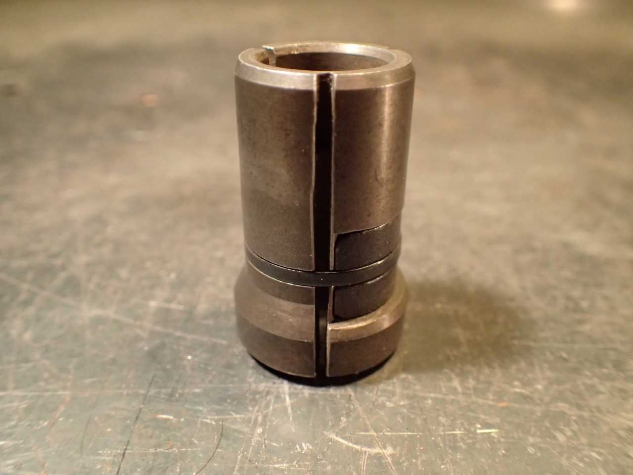 180-DA-NP Non-Pullout Double Angle Collet: 5/8" Round Smooth Used Good Condition - MACHINING ACCESSORIES & TOOLING