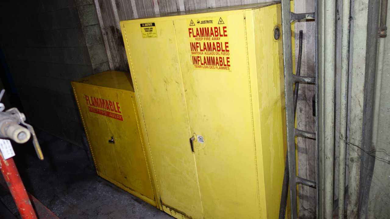 LOT OF 3 ASSORTED FLAMMABLE SAFETY STORAGE CABINET, JUSTRITE 25450 45 GAL - SAFETY EQUIPMENT