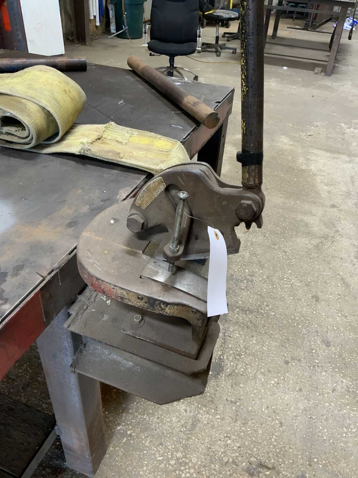 STEEL TABLE WITH MANUAL SHEAR - GUILLOTINE SHEARS