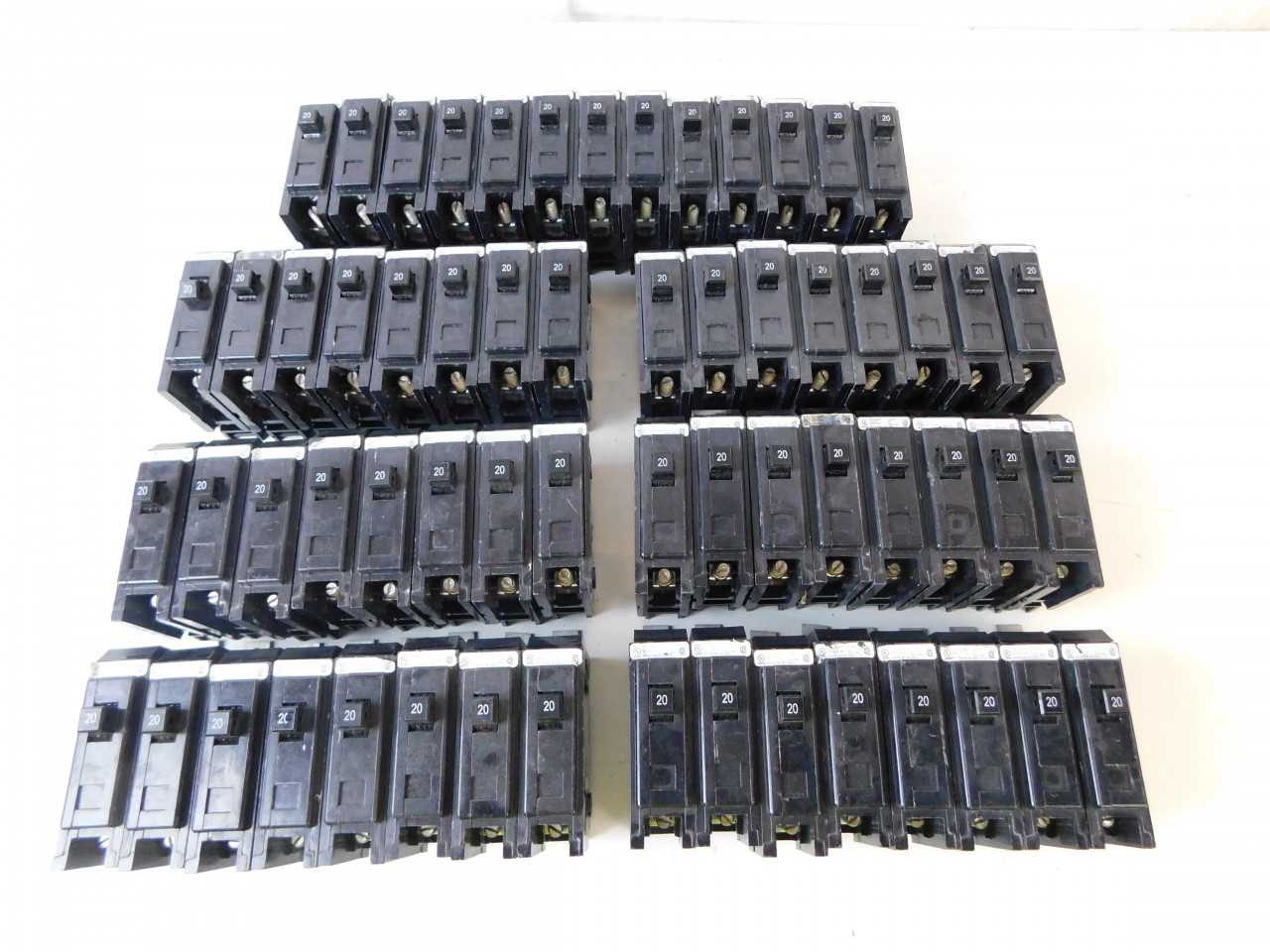 - Quantity of 61 - Eaton GHQ1020 - Bolt on Breakers - CIRCUIT BREAKERS