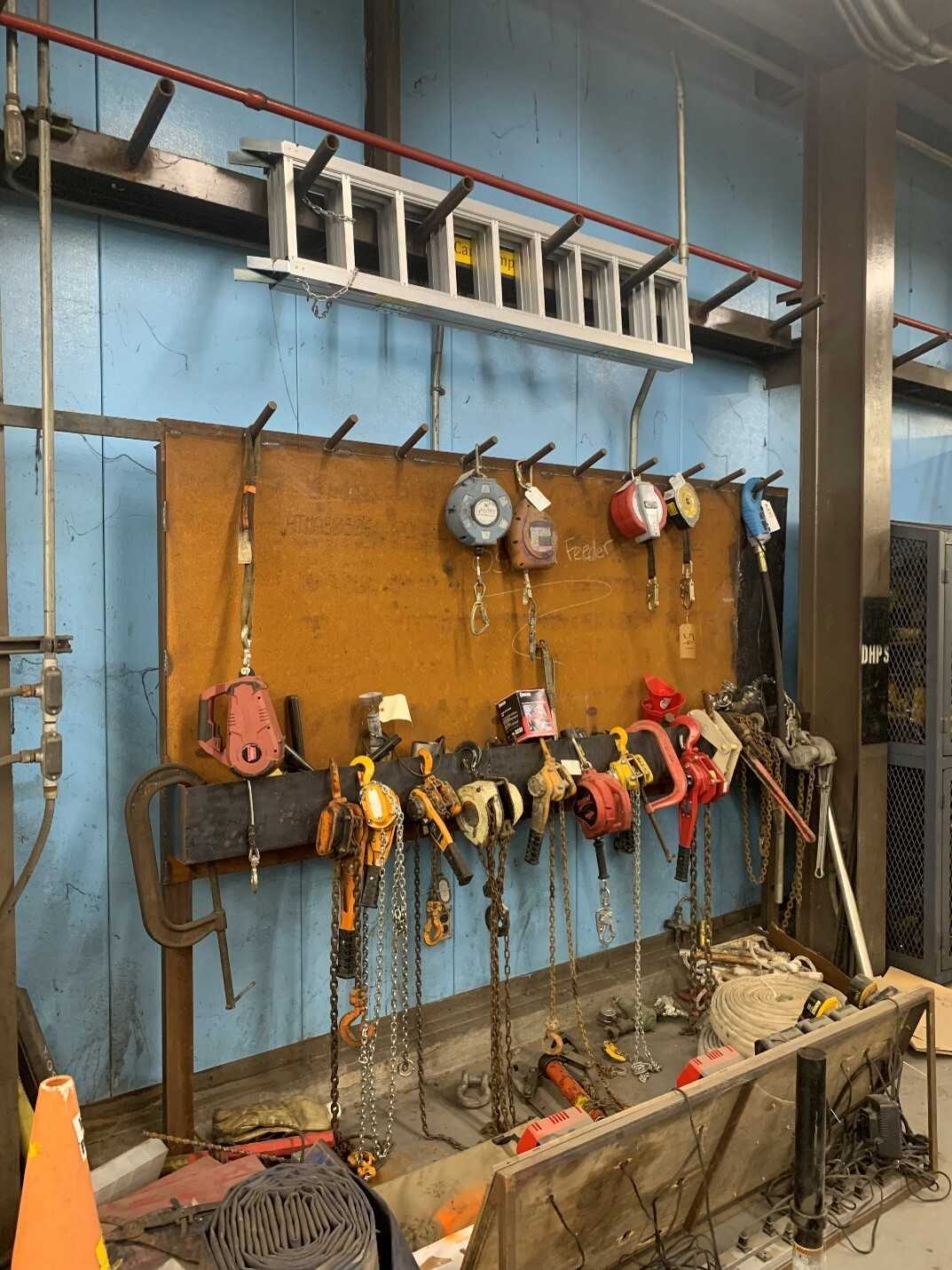 Lot of Various Size Winch and Lanyards - ELECTRIC POWER TOOLS