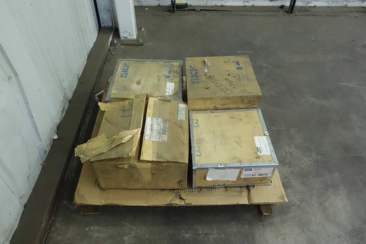 LOT OF 4 ASSORTED SKF ROLLER BEARINGS - BEARINGS