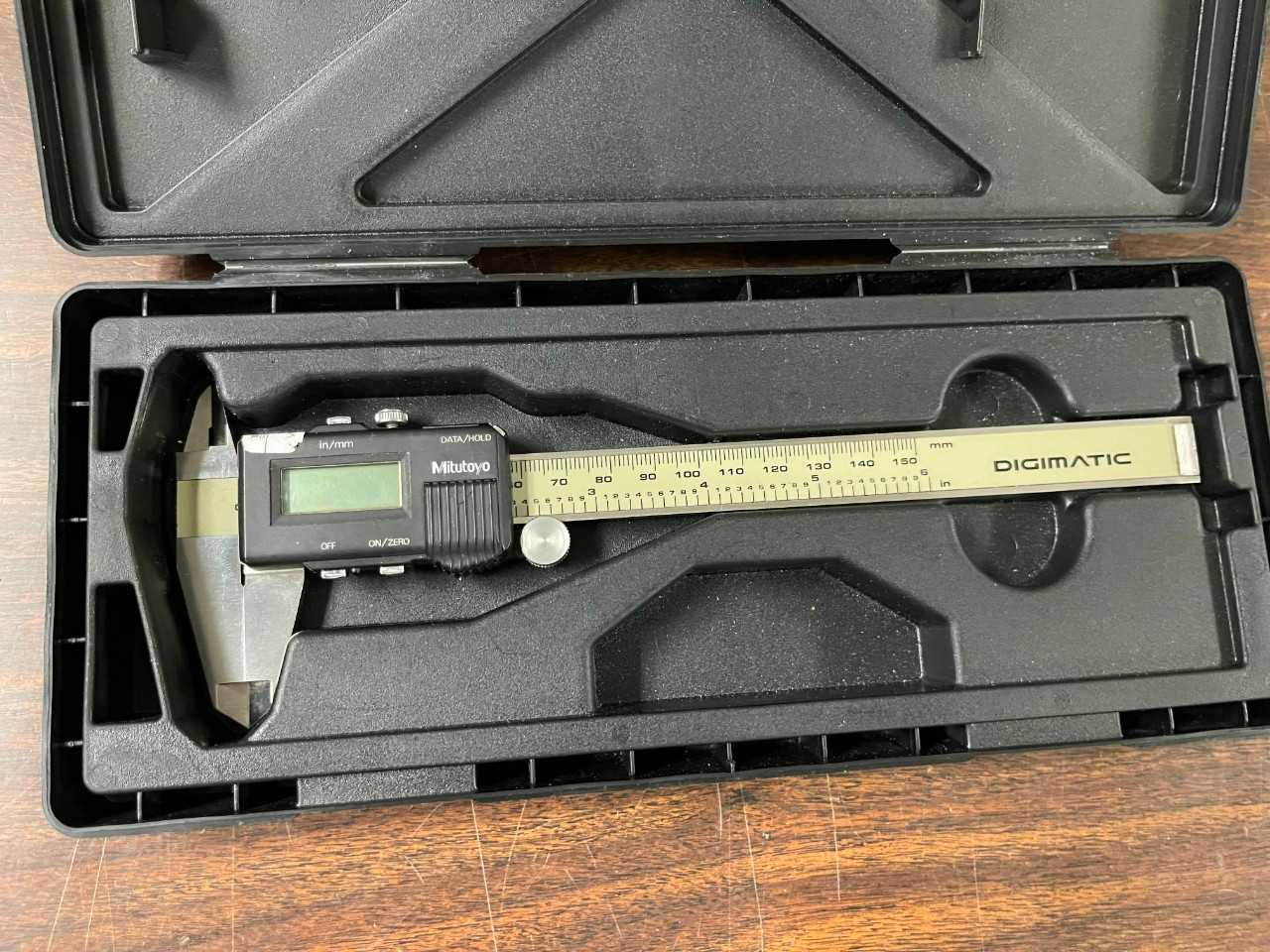 Mitutoyo 6" Digital Dial Caliper - ELECTRIC POWER TOOLS