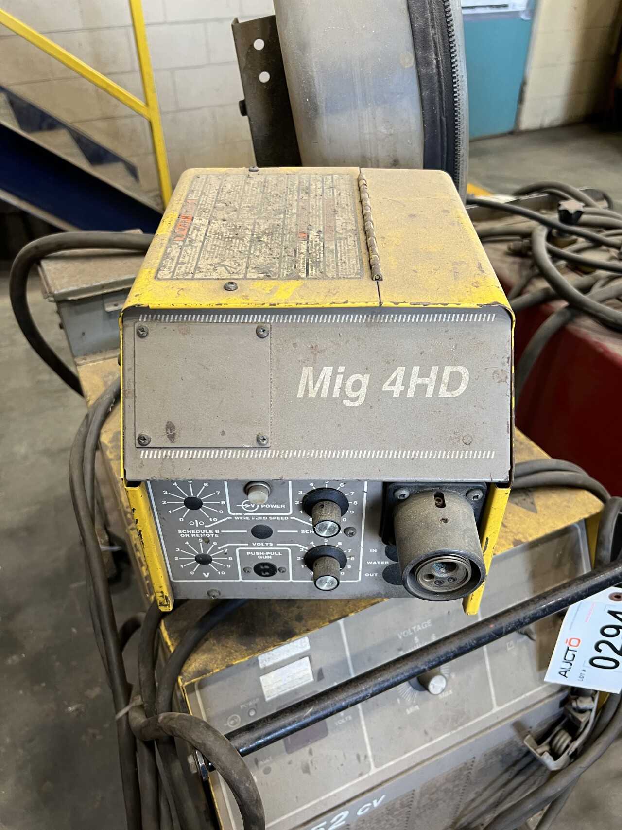 ESAB 352 CV Mig 4HD Welder - WELDING EQUIPMENT