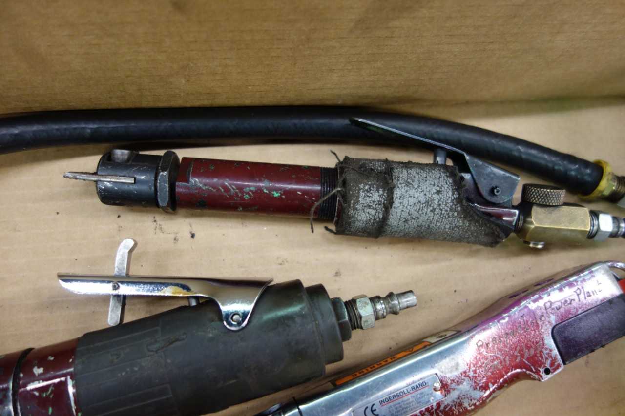 LOT OF 3 INGERSOLL RAND PNEUMATIC CUTTING TOOLS - PNEUMATIC POWER TOOL
