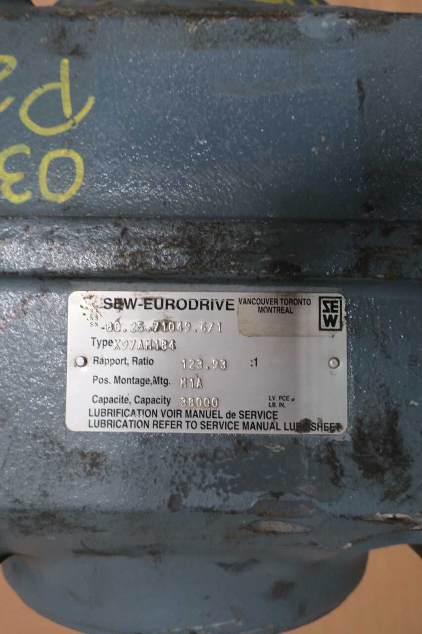 SEW EURODRIVE K97AM184 1-1/8IN 2-7/8IN 123.93:1 RIGHT ANGLE GEAR REDUCER - GEAR REDUCERS