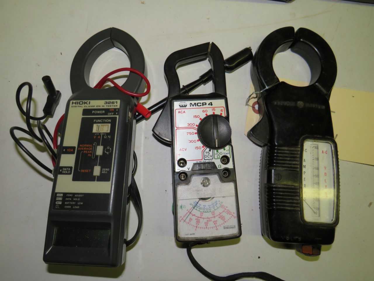 LOT OF 3 HIOKI 3261, UEI MCP 4, GENERAL ELECTRIC CLAMP METER - ELECTRICAL COMPONENTS