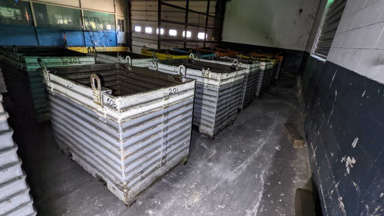 Lot of 7 steel bin - ELECTRIC POWER TOOLS