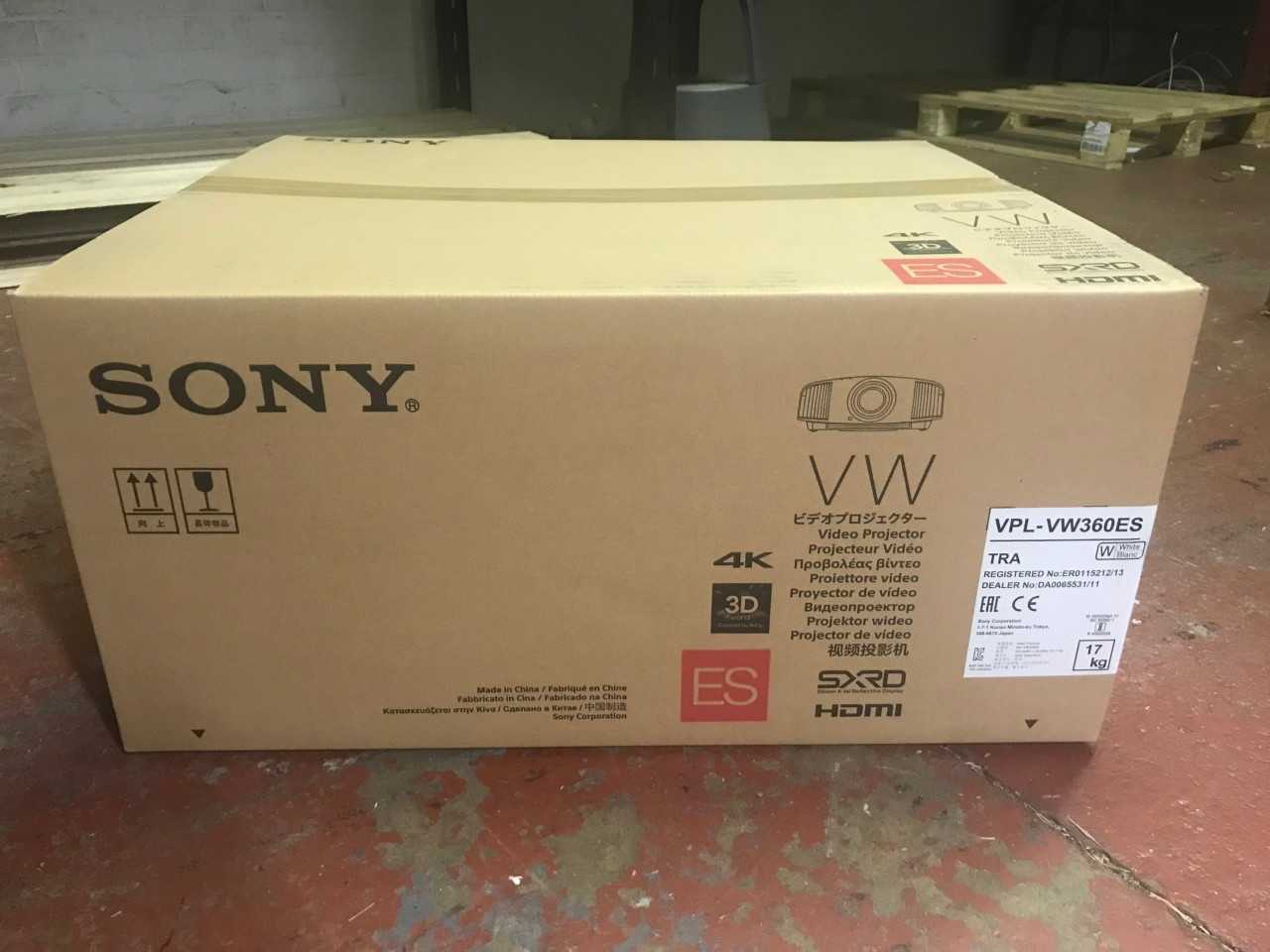 Sony VW360ES Projector - As new - MISCELLANEOUS