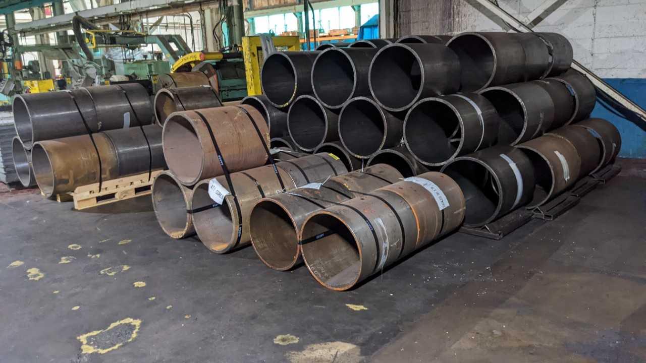 Steel stock approximately 80 steel core piping