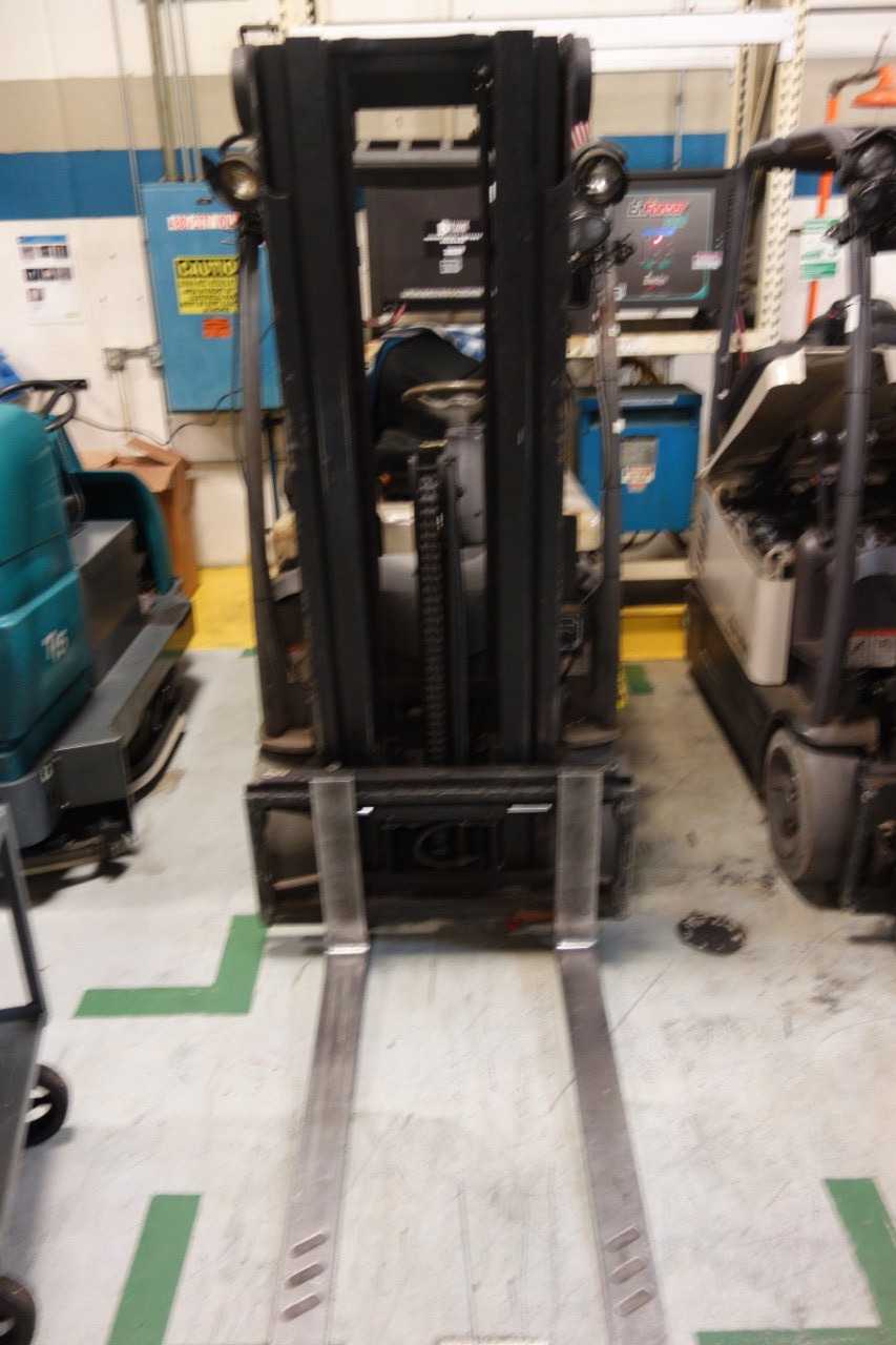 2008 Crown SC4540-40 Electric forklift, 4000LB capacity (DELAYED REMOVAL) - FORKLIFTS