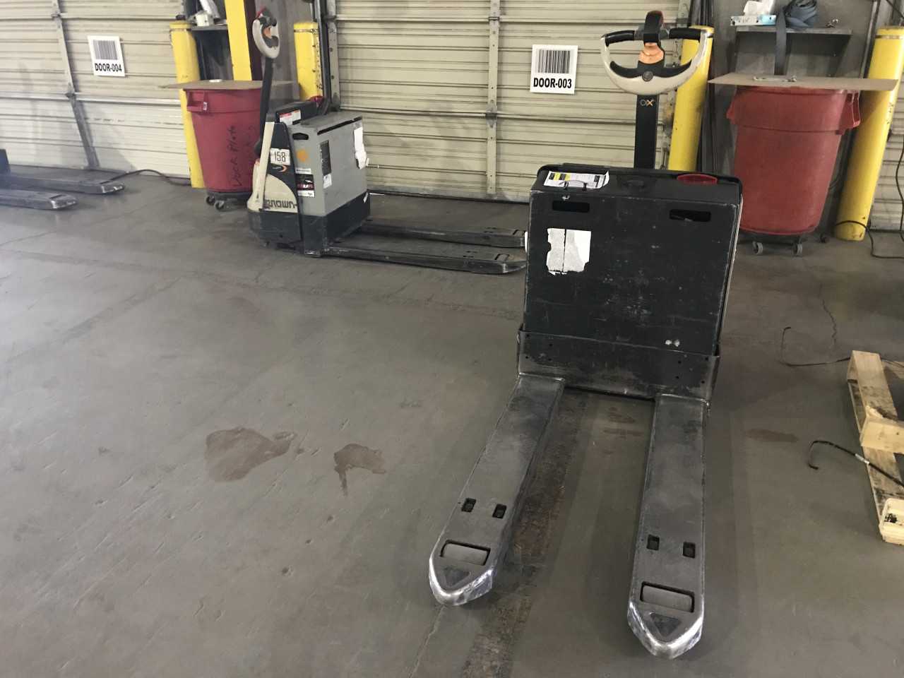 2008 Crown WP2335-45 walkie pallet jack, Las Vegas, NV - MANUAL PALLET JACKS