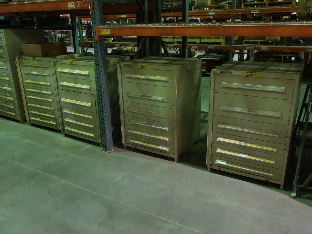 Lot of 4 cabinets, 6 to 8 drawer, contents excluded - TOOL STORAGE