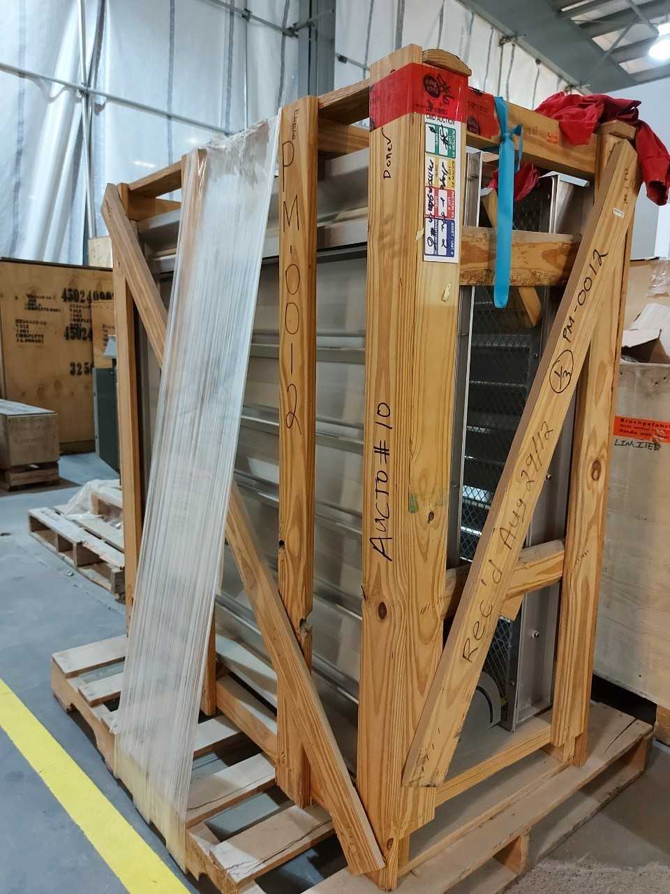 LOT OF 2 GREENHECK EAD-601 ADJUSTABLE OPERABLE LOUVERS - MACHINING EQUIPMENT