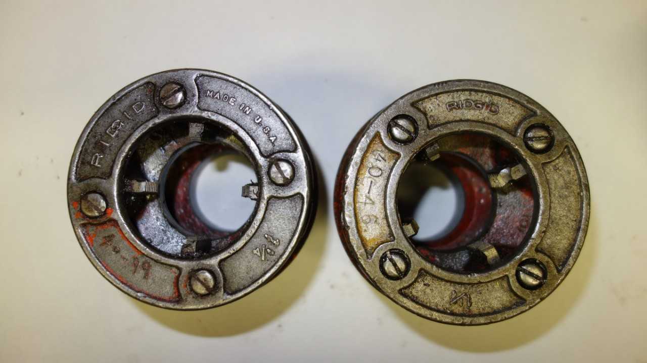 LOT OF 2 RIDGID 1-1/4 IN DIE HEADS - ELECTRIC POWER TOOLS
