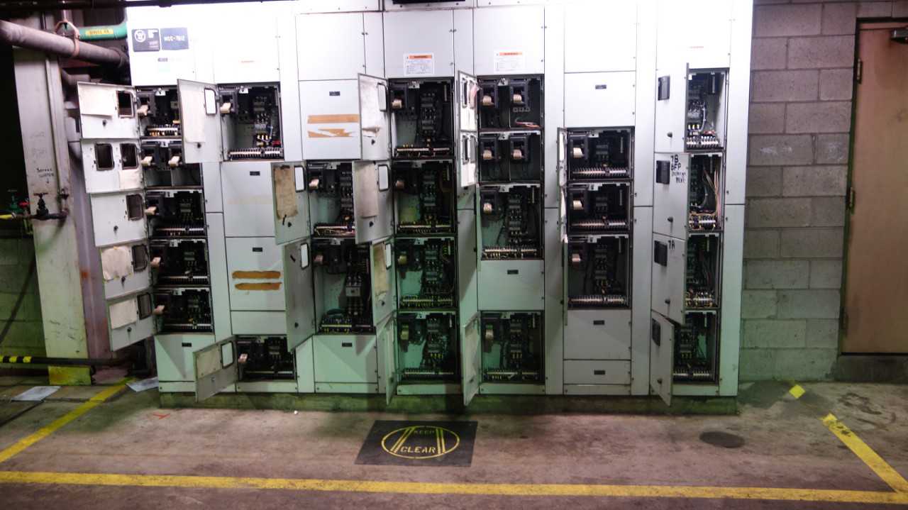 X7 VERTICAL SECTIONS OF WESTINGHOUSE MCC BUCKETS - MOTOR CONTROL CENTERS