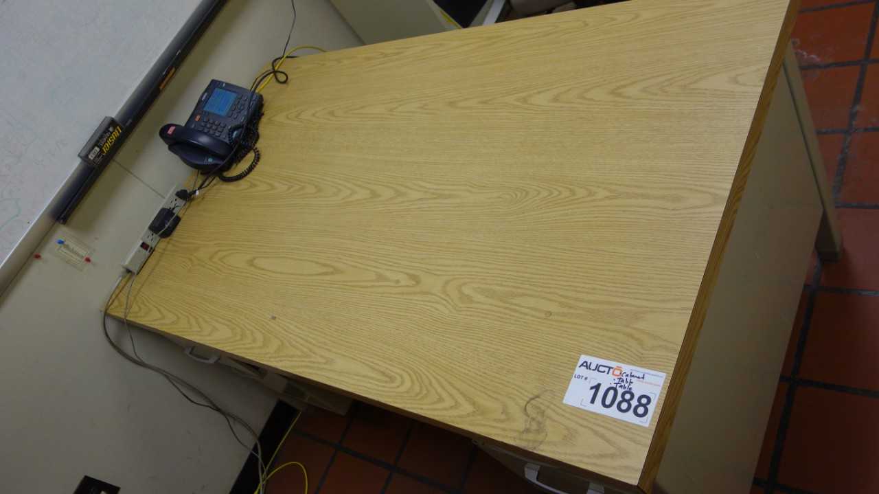 LOT OF FURNITURE, 2X TABLE, 4-DRAWER CABINET - PLANT & FACILITY