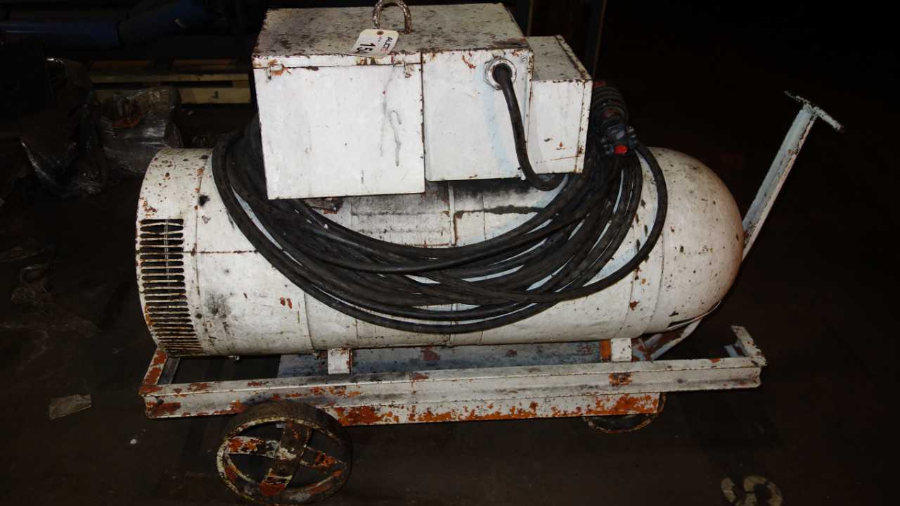 LINCOLN SOLID ARC WELDER 600V - WELDING EQUIPMENT