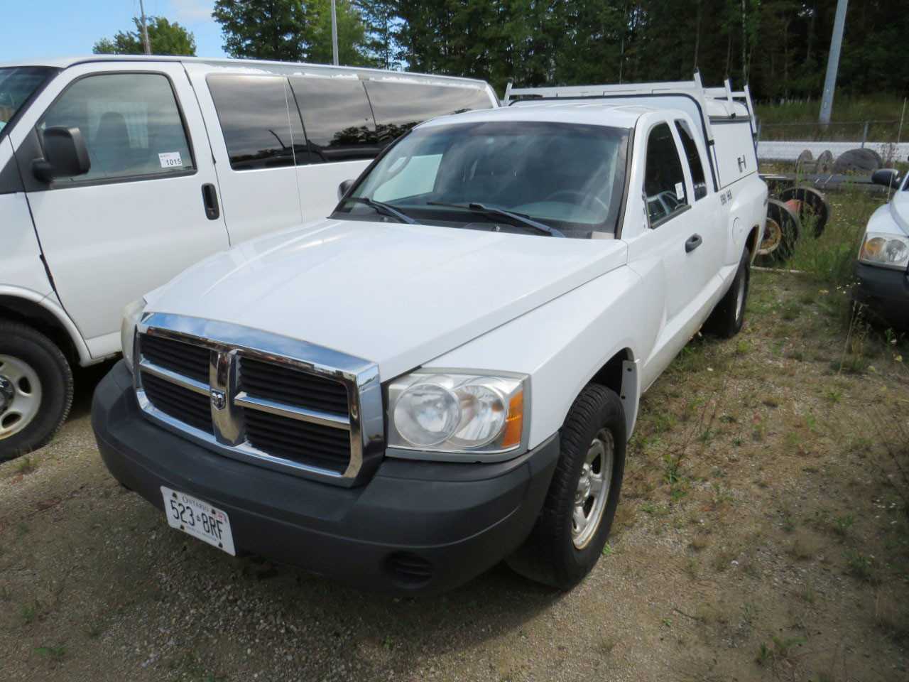 2005 DODGE DAKOTA 4X4 C PICKUP TRUCK - HYDRO EXCAVATOR TRUCKS