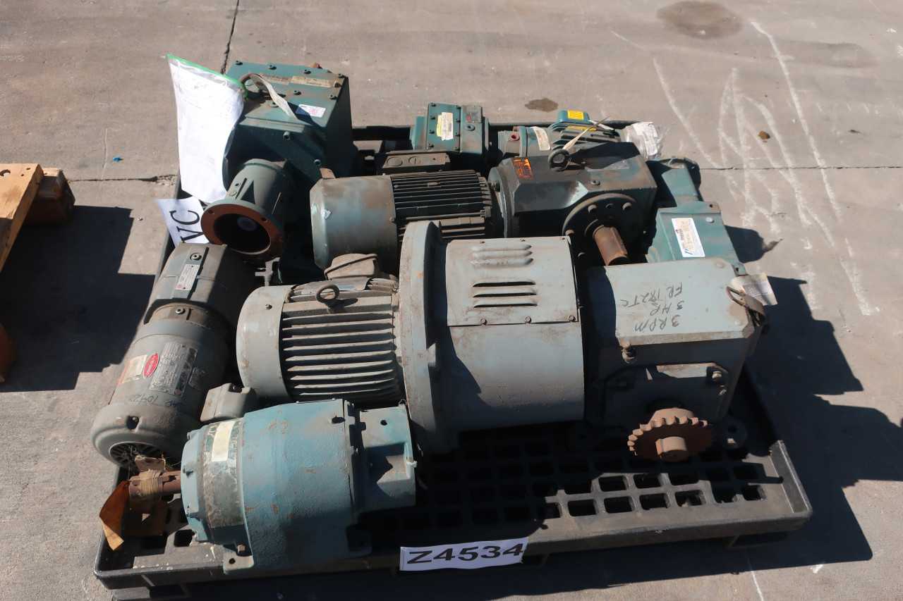 1 PALLET OF ASSORTED GEAR REDUCERS DODGE EURODRIVE STERLING - GEAR REDUCERS