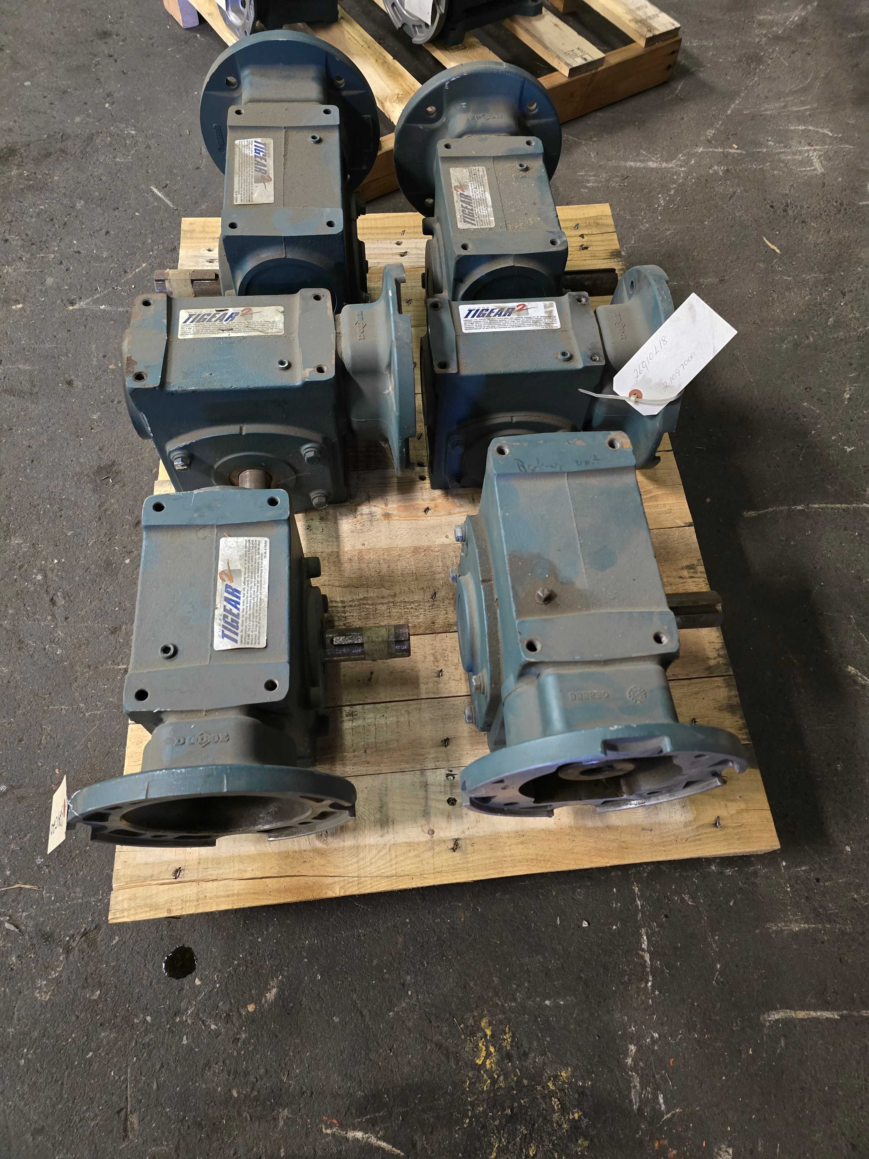 LOT OF DODGE TIGEAR RIGHT ANGLE GEAR REDUCERS - QTY 6 - GEAR REDUCERS