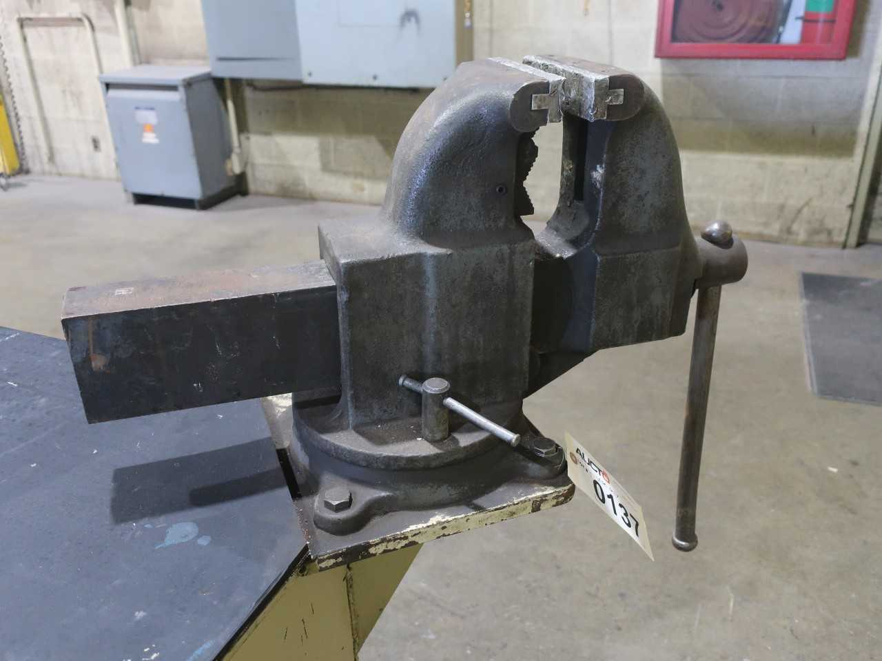 6" bench vise - HAND TOOLS