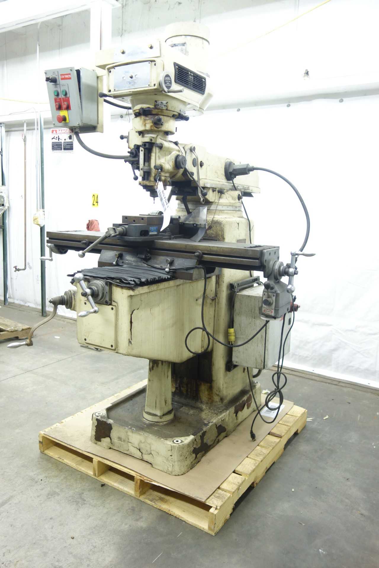 ACER 3VK MILLING MACHINE - CNC MACHINING CENTERS