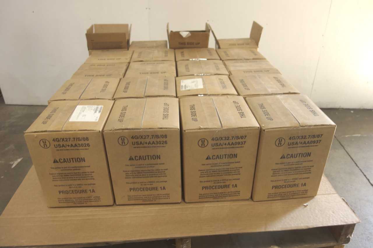 LOT OF 20 USN PERFORMANCE PLUS GRAY 1 GALLON PAILS - ELECTRIC POWER TOOLS