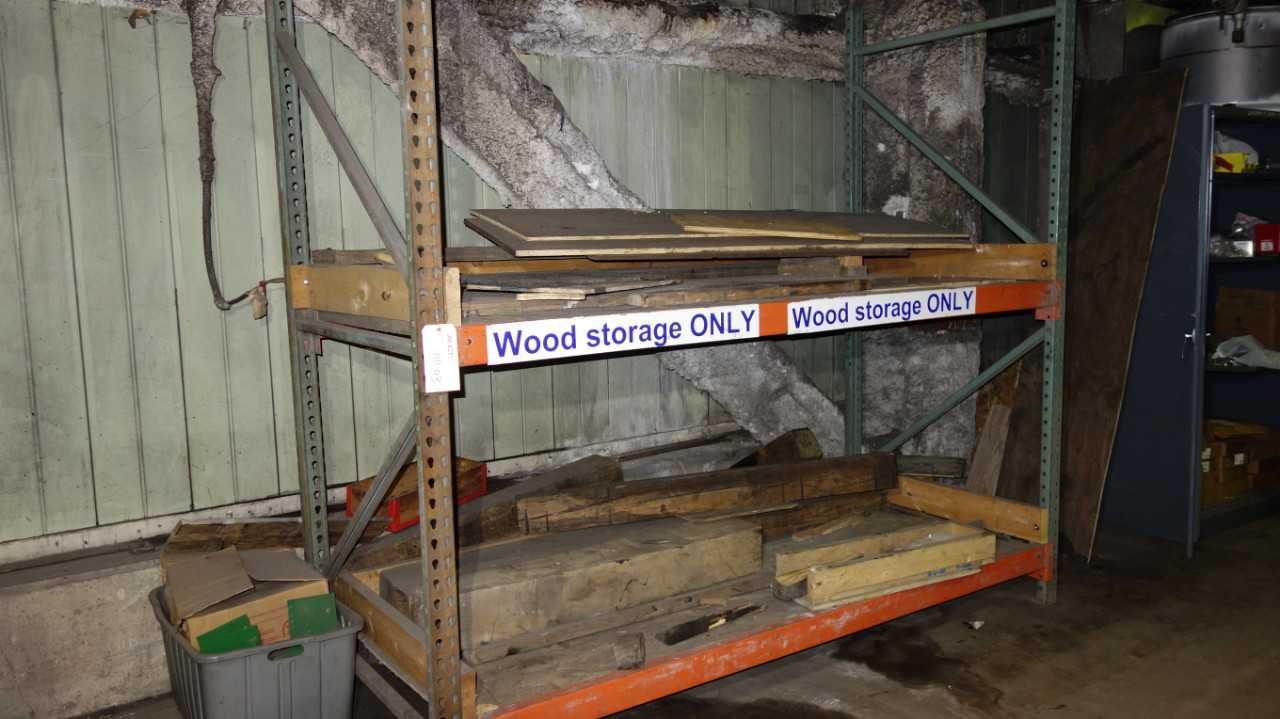 1X SECTION TEARDROP RACKING WITH WOOD - MISCELLANEOUS
