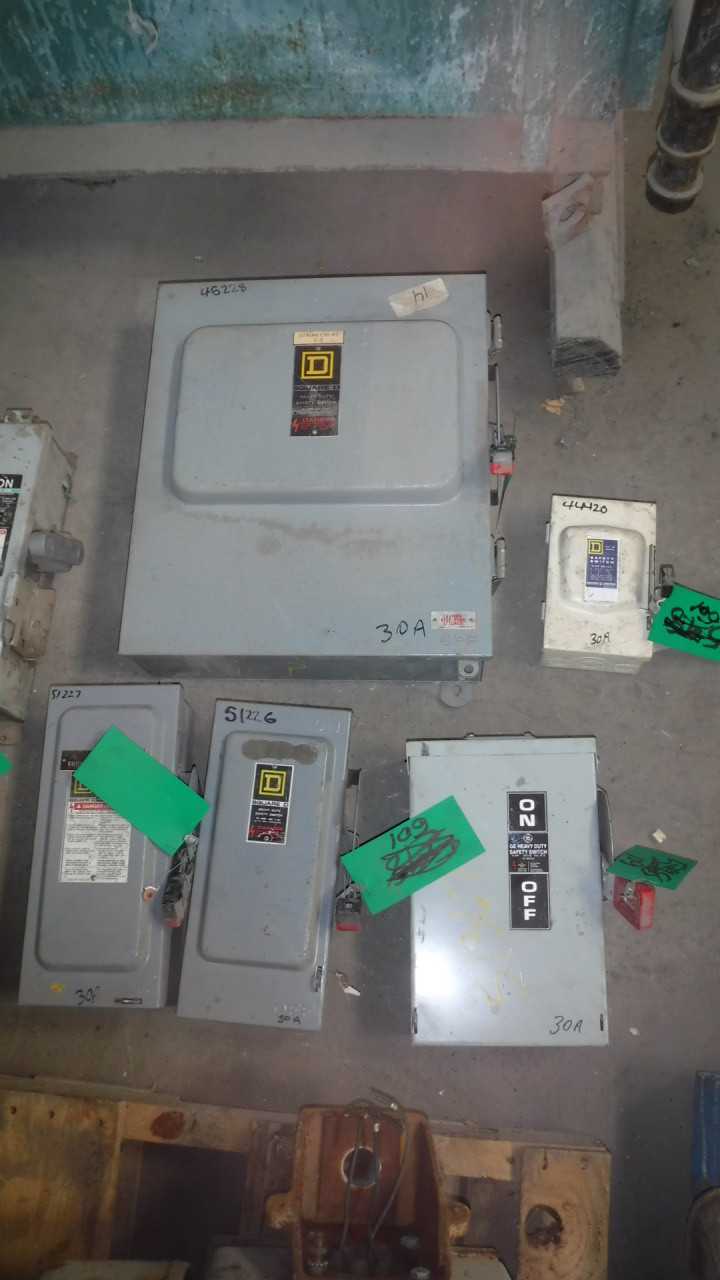 Lot of Five 30 Amp Safety Switches - SAFETY EQUIPMENT