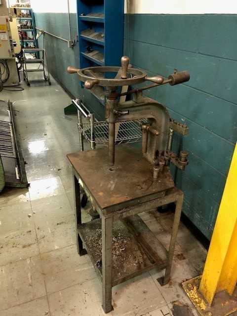 Lassy Hand Tapper - HAND TOOLS