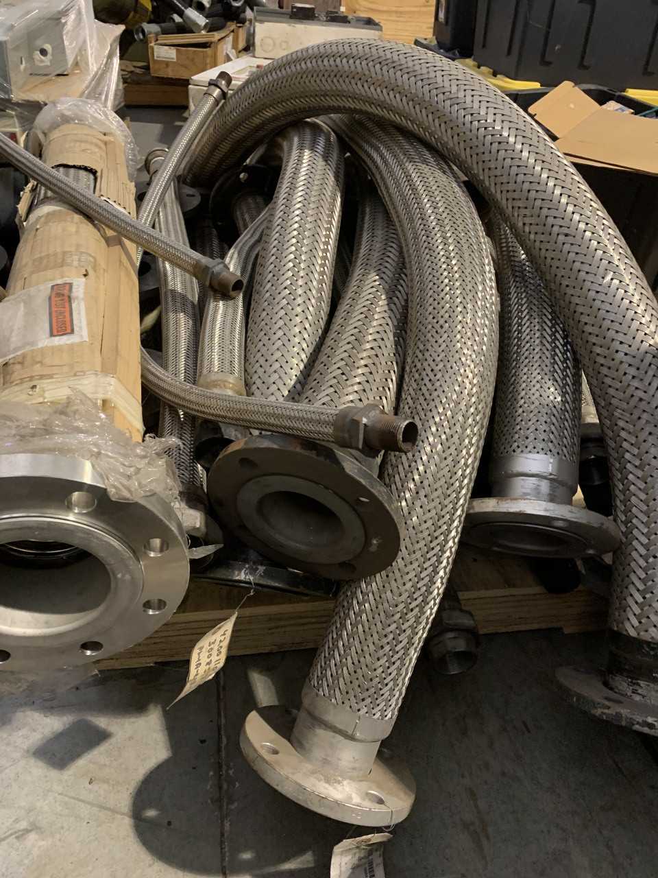 PALLET OF NEW STAINLESS STEEL FLEXIBLE HOSE PIPE - HOSE