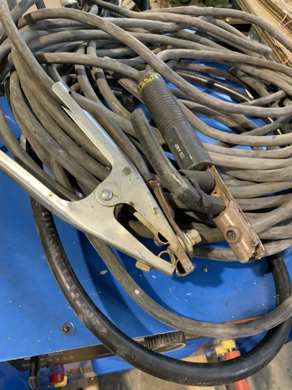 USED MILLER DIALARC 250 AC/DC WELDER 200/230/460 VOLT 901572 - WELDING EQUIPMENT