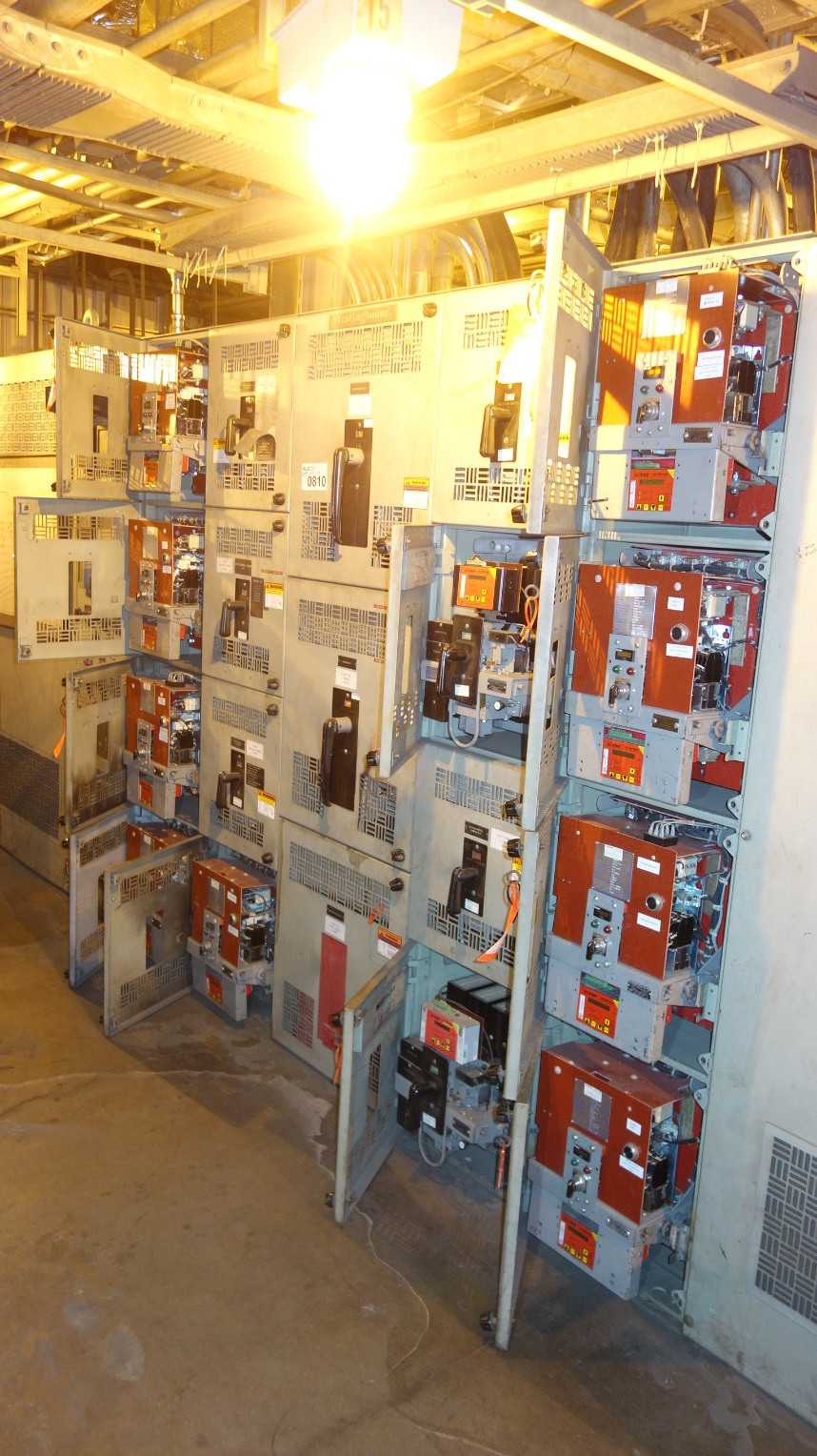 LOT OF 17 ASSORTED WESTINGHOUSE DB-25 250A 600V-AC SWITCHGEAR AIR CIRCUIT BREAKER  DELAYED REMOVAL - SWITCHGEAR