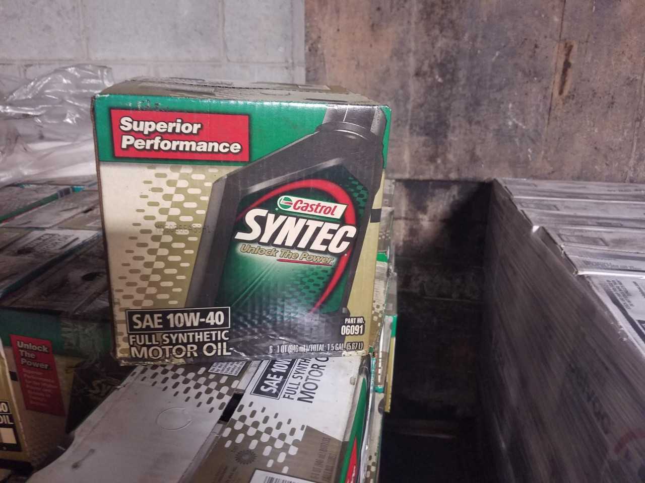 Lot of 95 Cases - CASTROL SYNTEC Full Synthetic W/SPT 10W40 motor oil 6X1QT - INDUSTRIAL PARTS