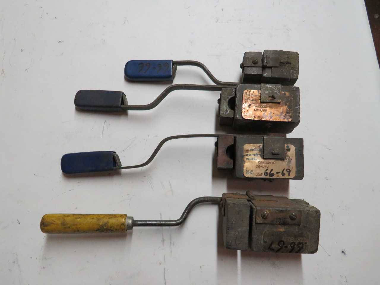 LOT OF 4 CADWELD 15 MOLDS - HAND TOOLS
