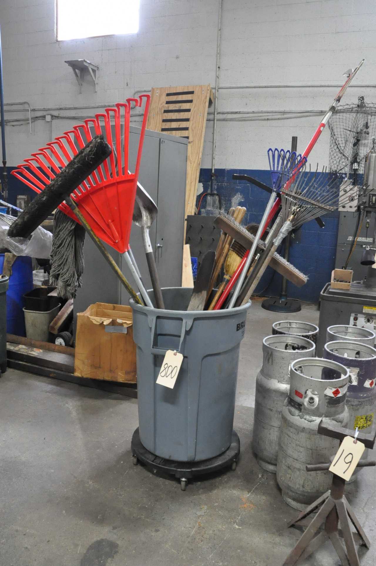 Cleanup Tools with Trash Can - MATERIAL HANDLING