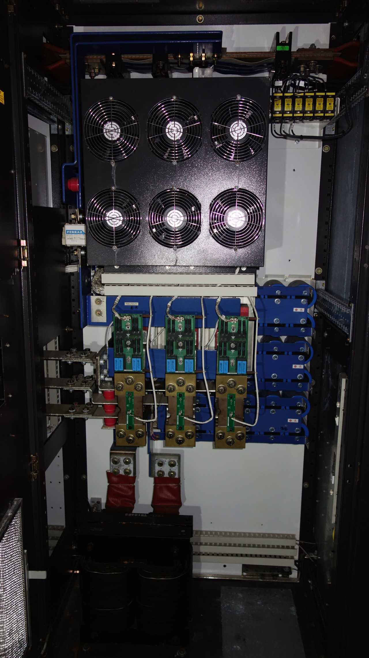 GE INNOVATION 3VVRJ607PR100 LV AC DRIVE CABINET 11-2506 - MOTOR DRIVES