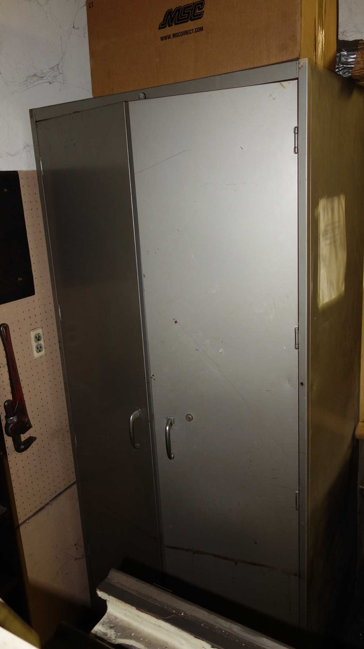 CABINET WITH CONTENTS, ASSORTED ELECTRICAL CONTROLS, SERVO DRIVES, AMPLIFIERS, BOARDS, CONTROLLERS, FANS, DYNAMICS, RELIANCE ELECTRIC - ELECTRICAL COMPONENTS