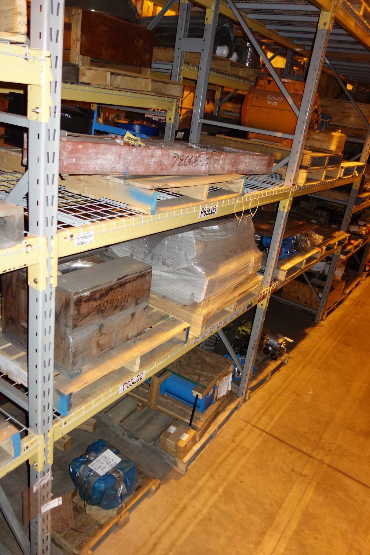 CONTENTS OF 2 UPRIGHT RACKING SECTIONS, VALVES - VALVES