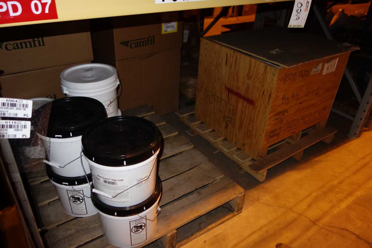 CONTENTS OF 2 UPRIGHT RACKING SECTIONS, VALVES - VALVES