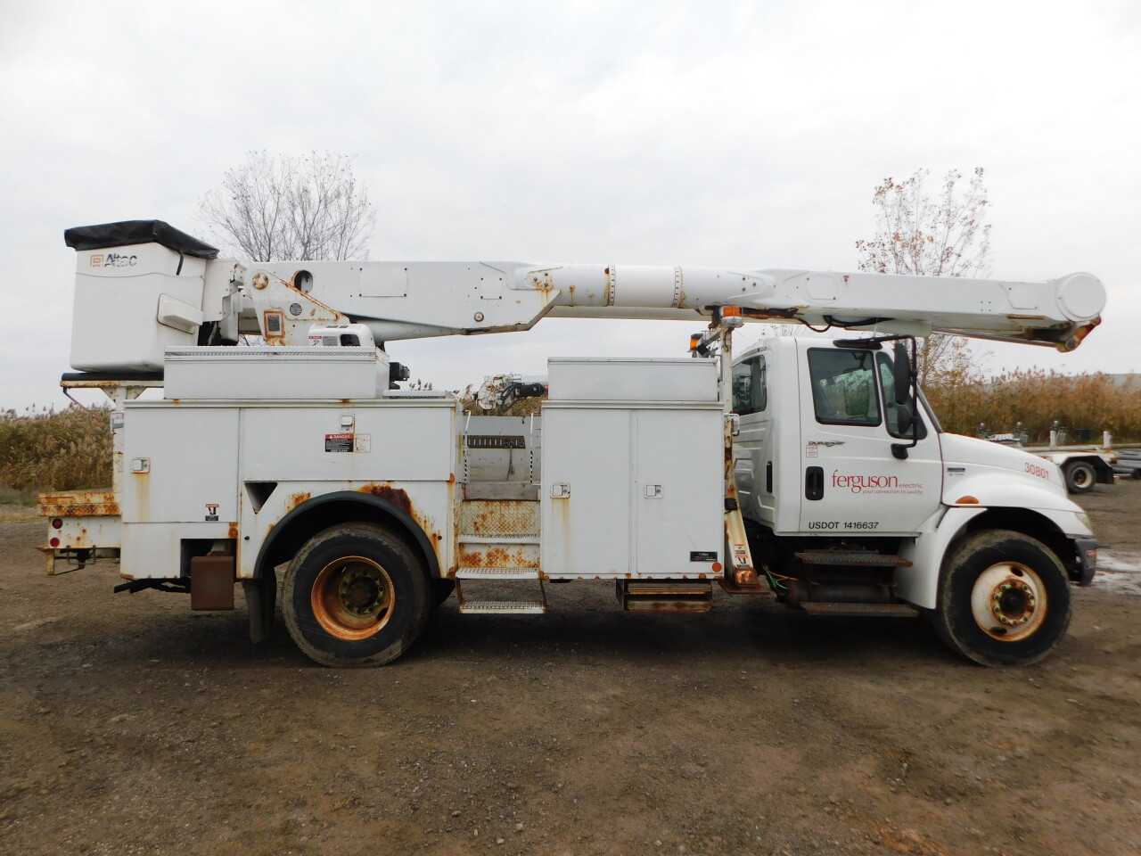 2008 International 4300 55 Ft Boom Truck - TRAILER MOUNTED EQUIPMENT